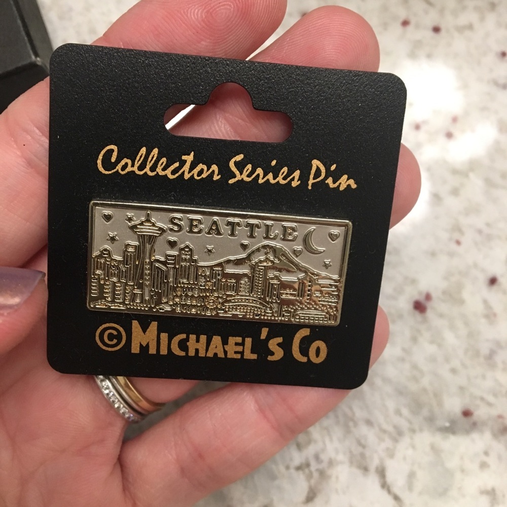 GIFT! Seattle Pin - Picture 3 of 3